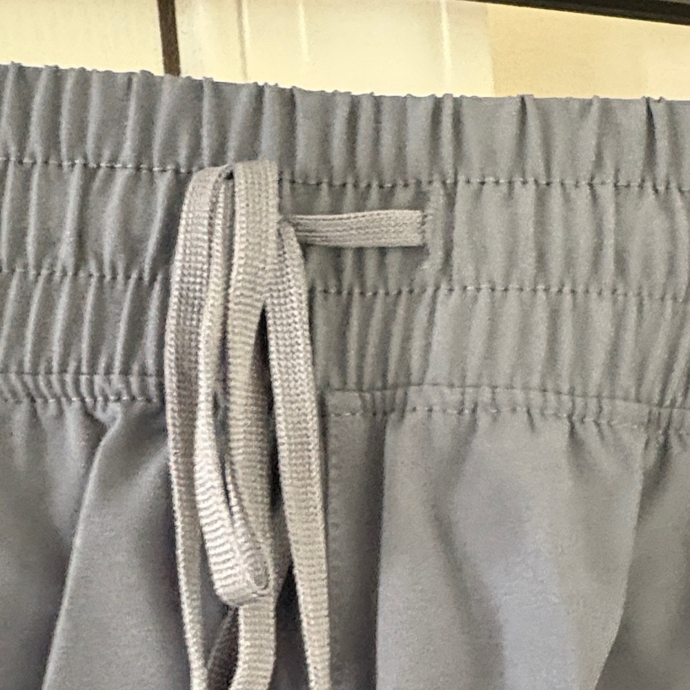 Yogalicious Luxe Lightstreme Alpine 2n1 Shorts - Picture 5 of 7